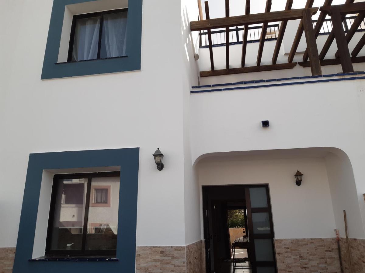 فيلا كوراليهوفي Casa J&J المظهر الخارجي الصورة